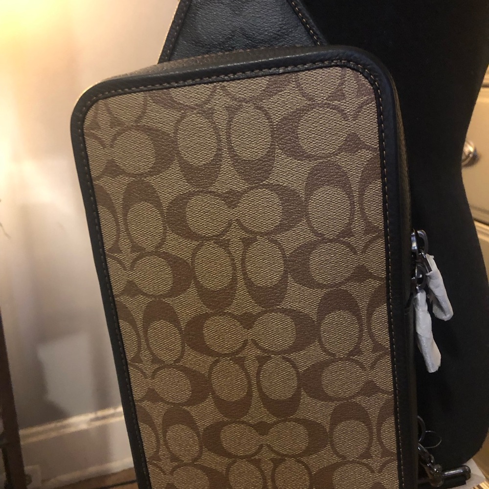 Coach Brown and Black Woman Bag - Picture 2 of 4